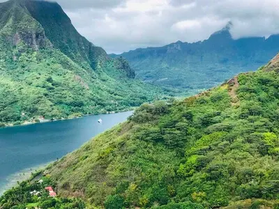 Safari Tropical Tours à Moorea - montagne magique